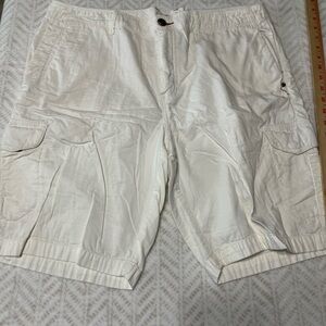 Tommy Bahama Men's White Cargo Shorts 38